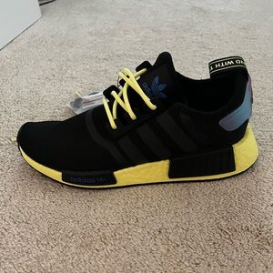 Adidas NMD_R1 J Boys size 7